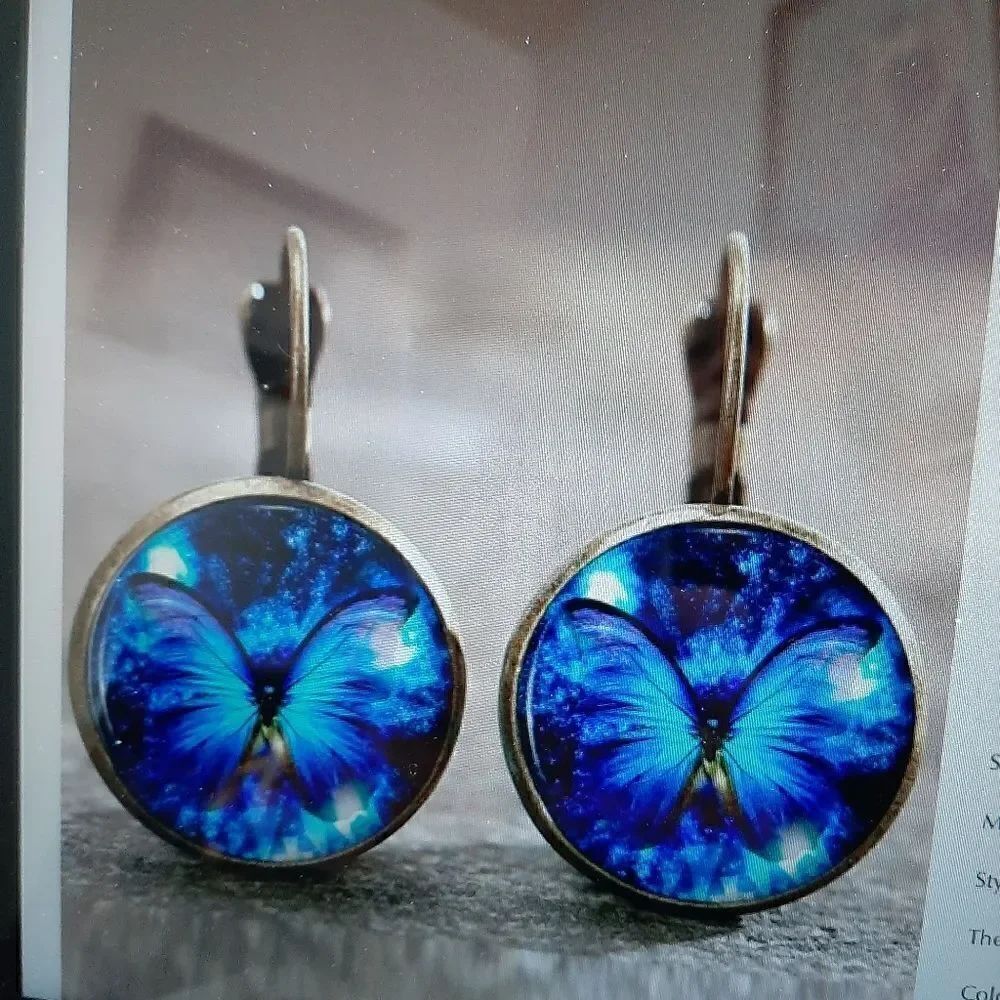 NEW Butterfly earrings - Picture 2 of 3